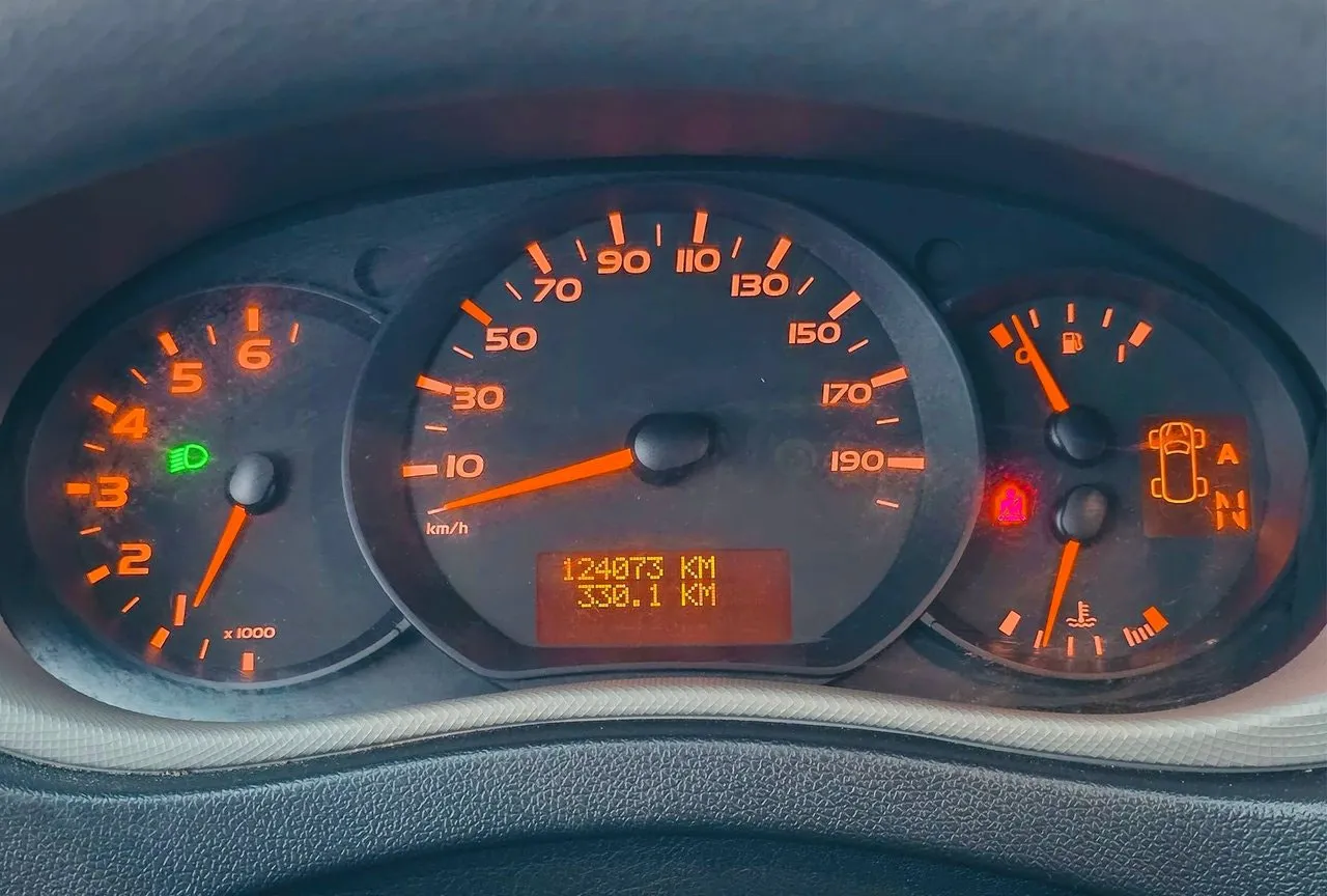 Vehicle image 16