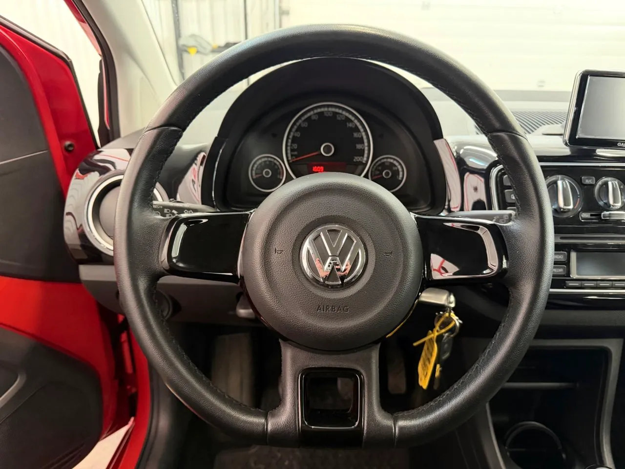 Vehicle image 18