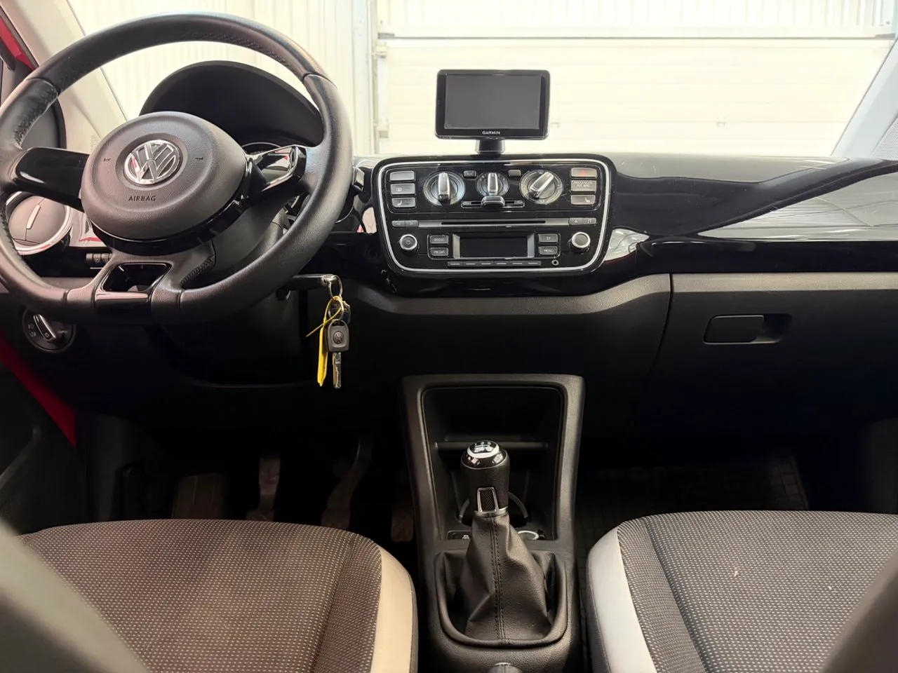 Vehicle image 14