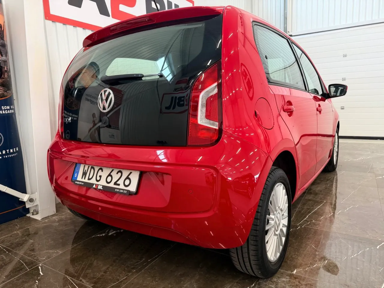 Vehicle image 5