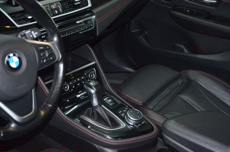 BMW 220 bild 6