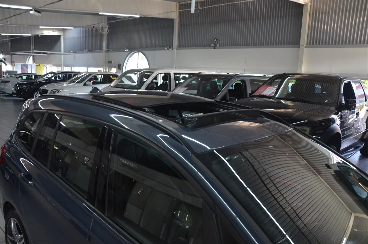 Vehicle image 20