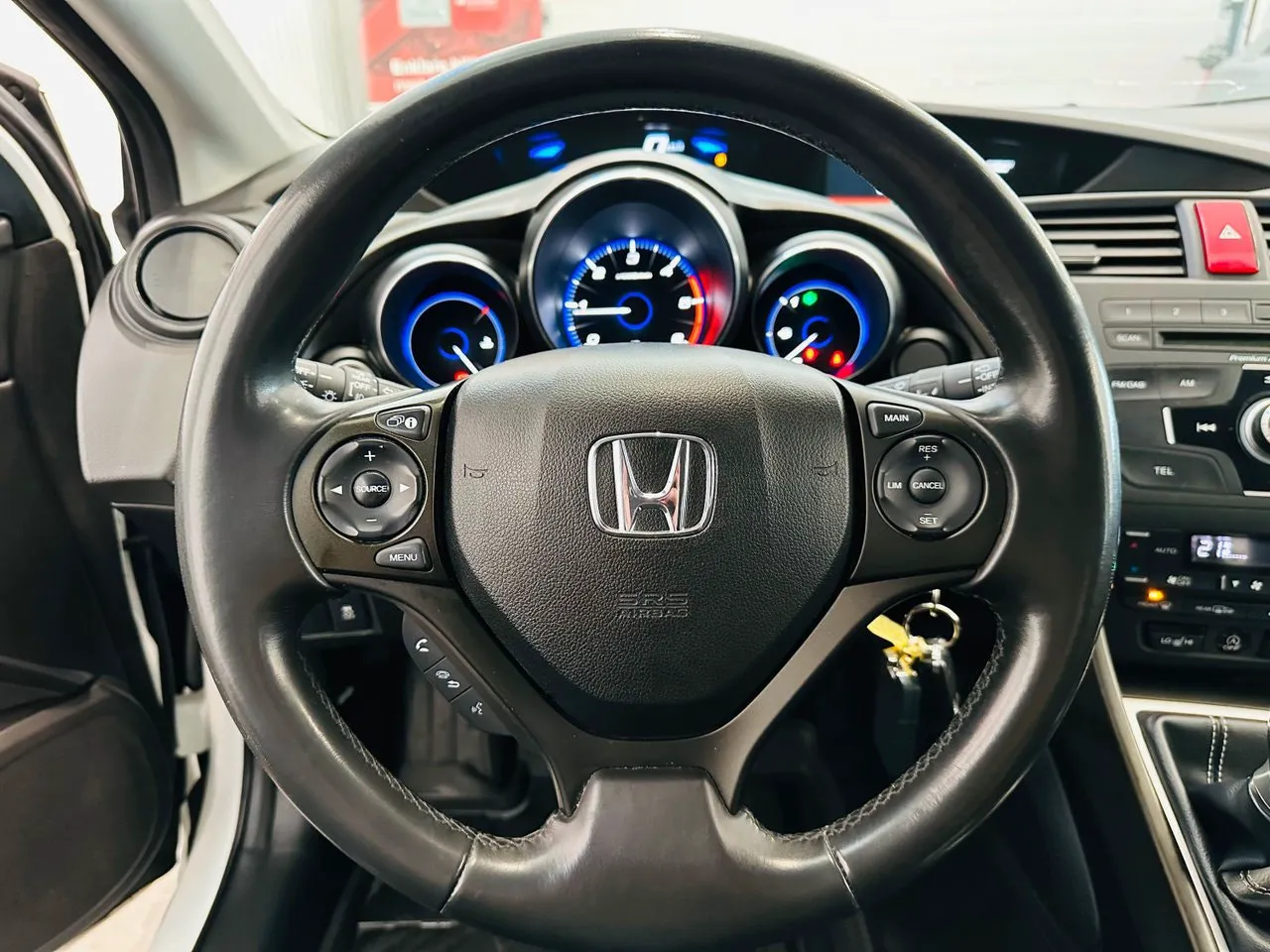 Vehicle image 15
