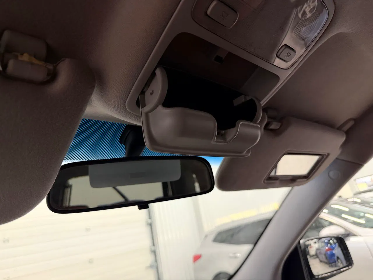 Vehicle image 21