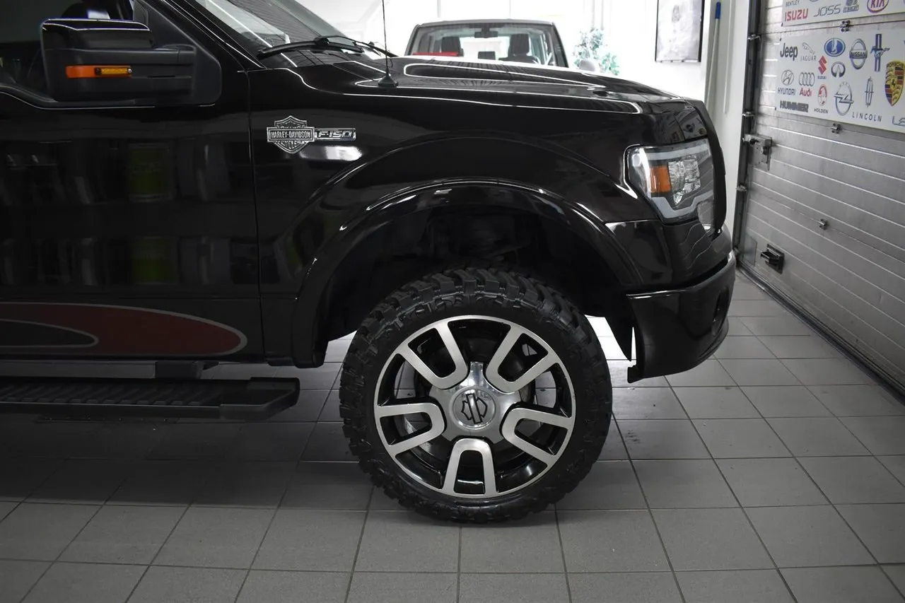 Vehicle image 24