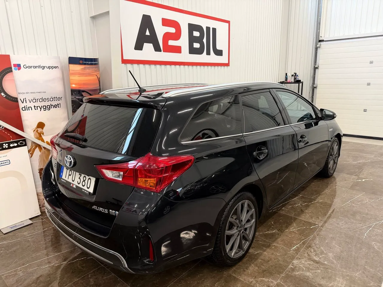Vehicle image 4
