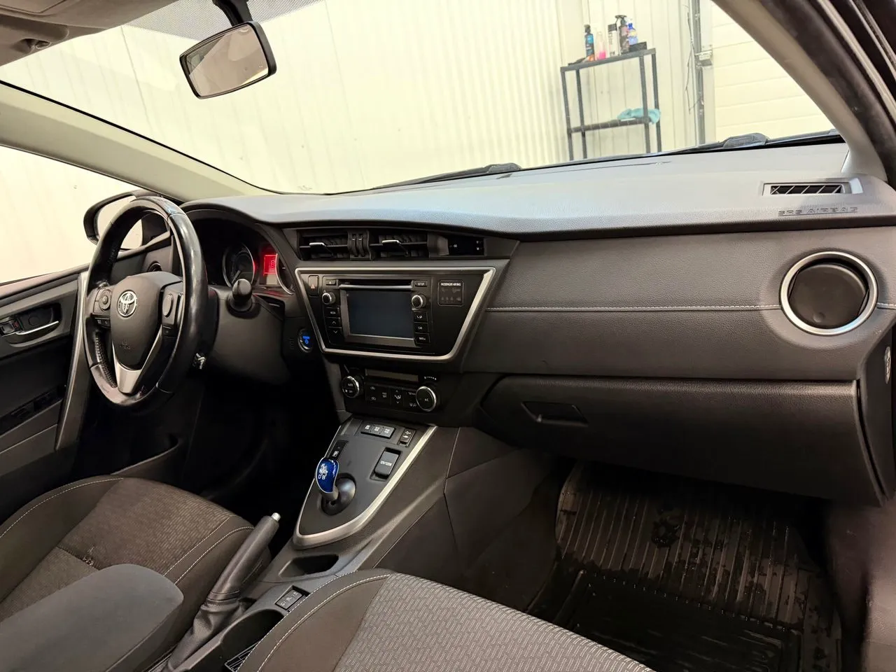Vehicle image 9