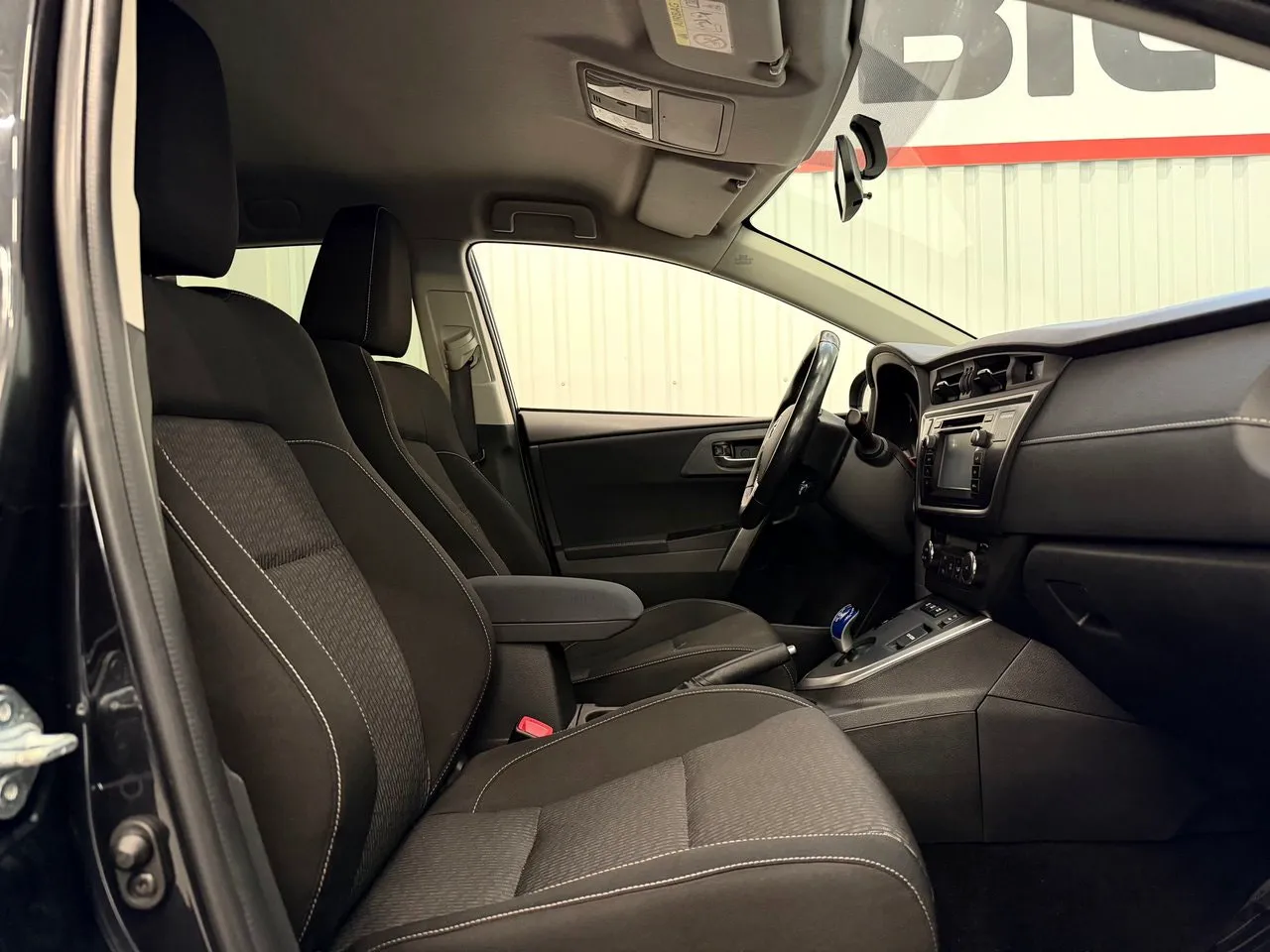 Vehicle image 8