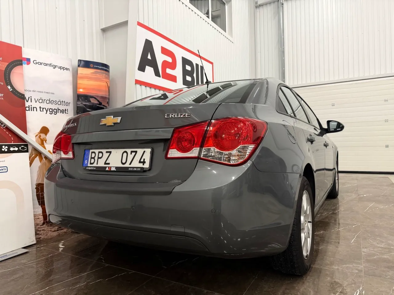 Vehicle image 5