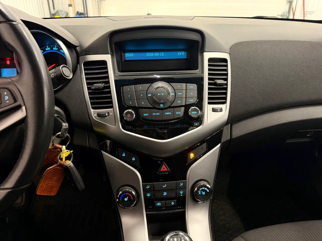 Vehicle image 18