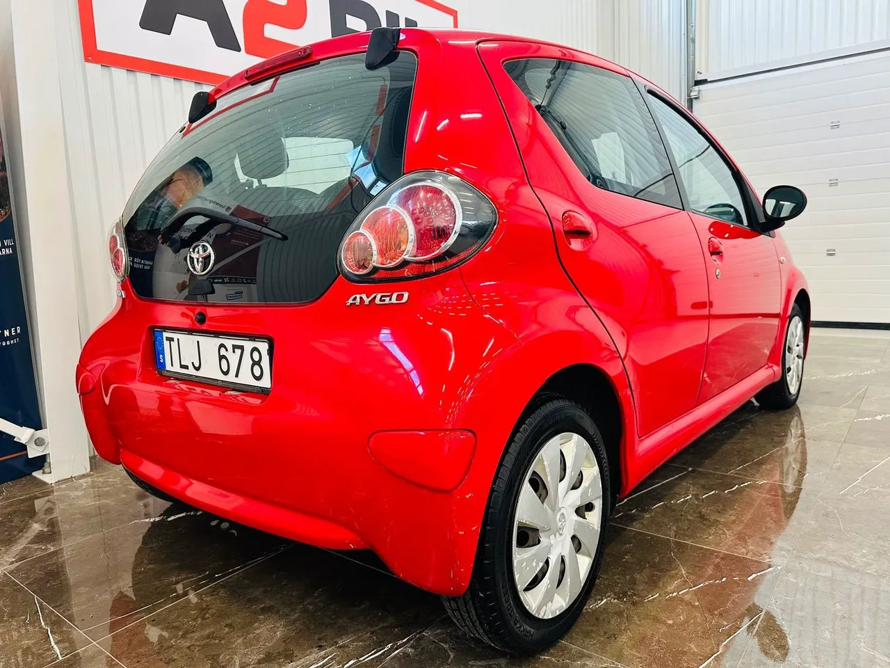 Vehicle image 5