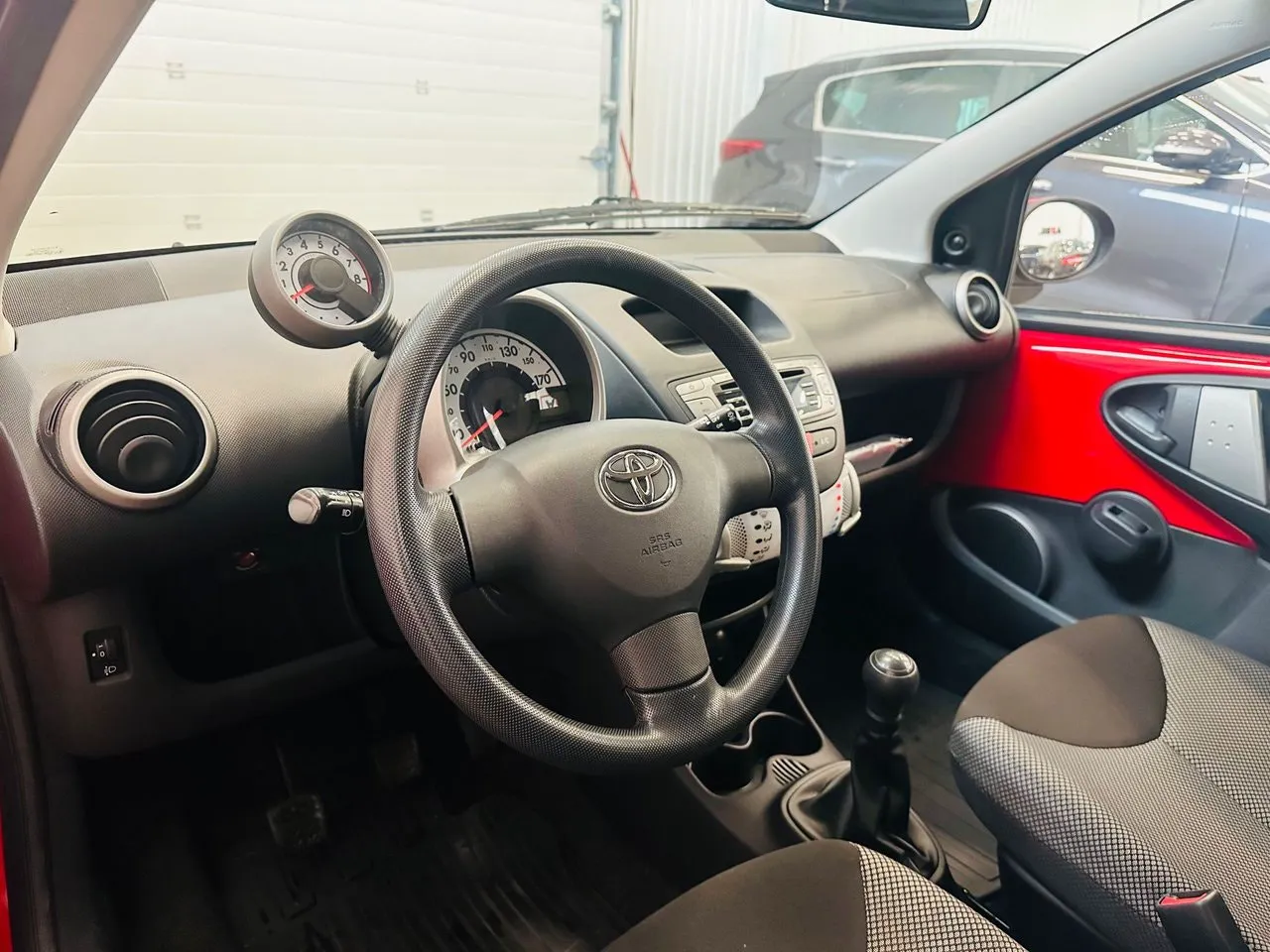 Vehicle image 14