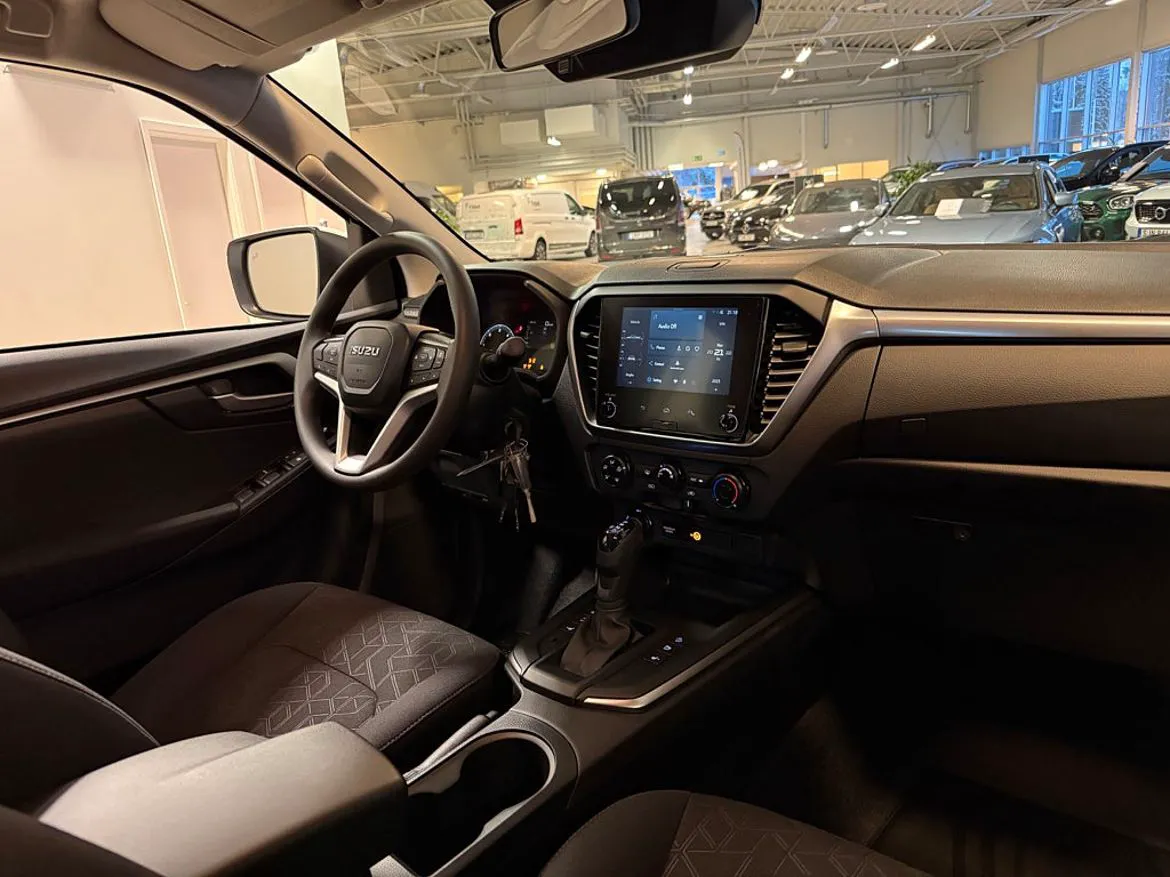 Vehicle image 9