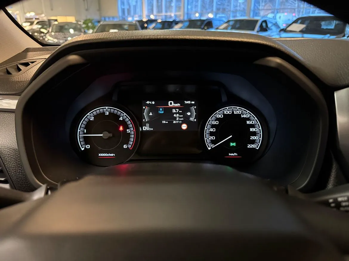 Vehicle image 14