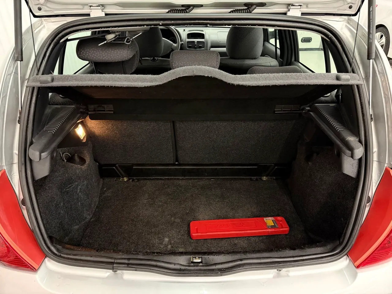 Vehicle image 6