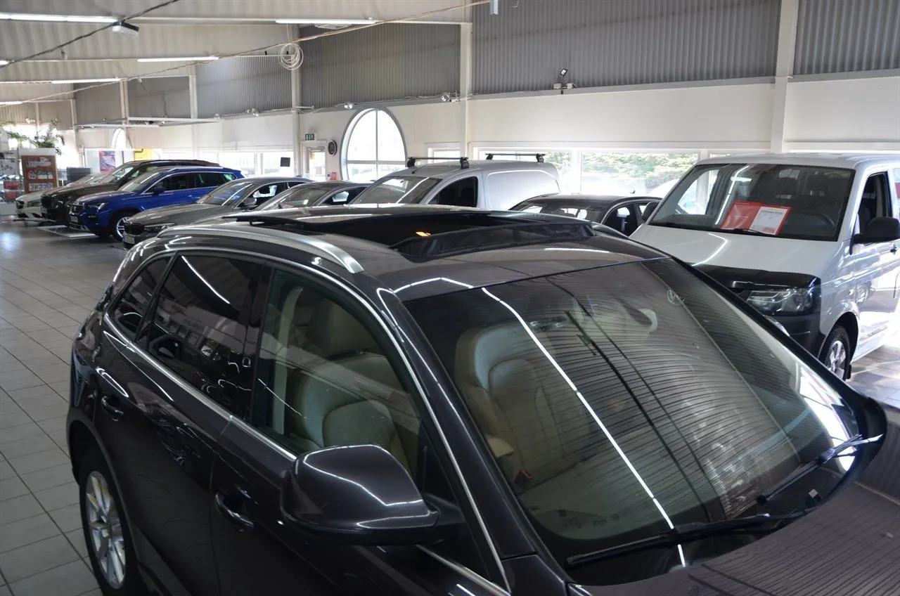 Vehicle image 14
