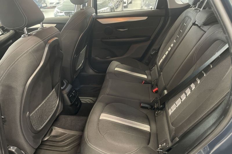 BMW 218 bild 9