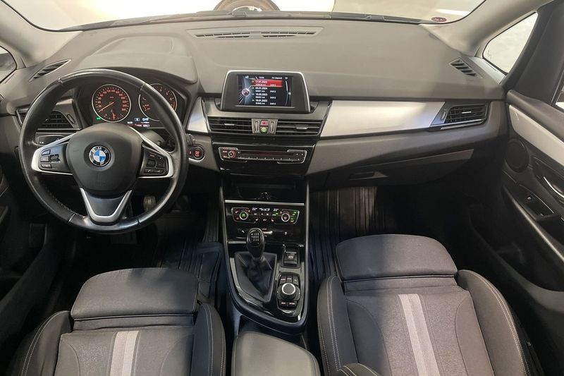BMW 218 bild 15