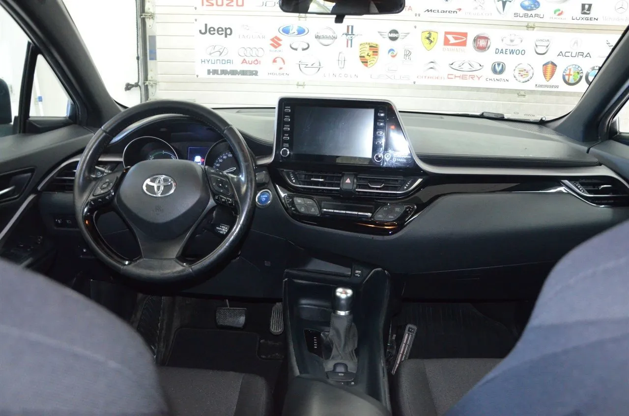 Vehicle image 8