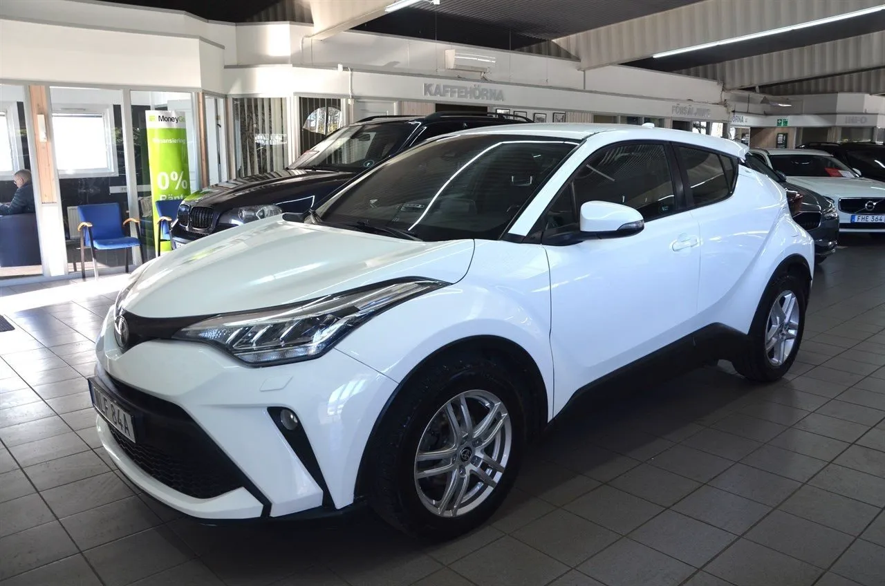 Vehicle image 12