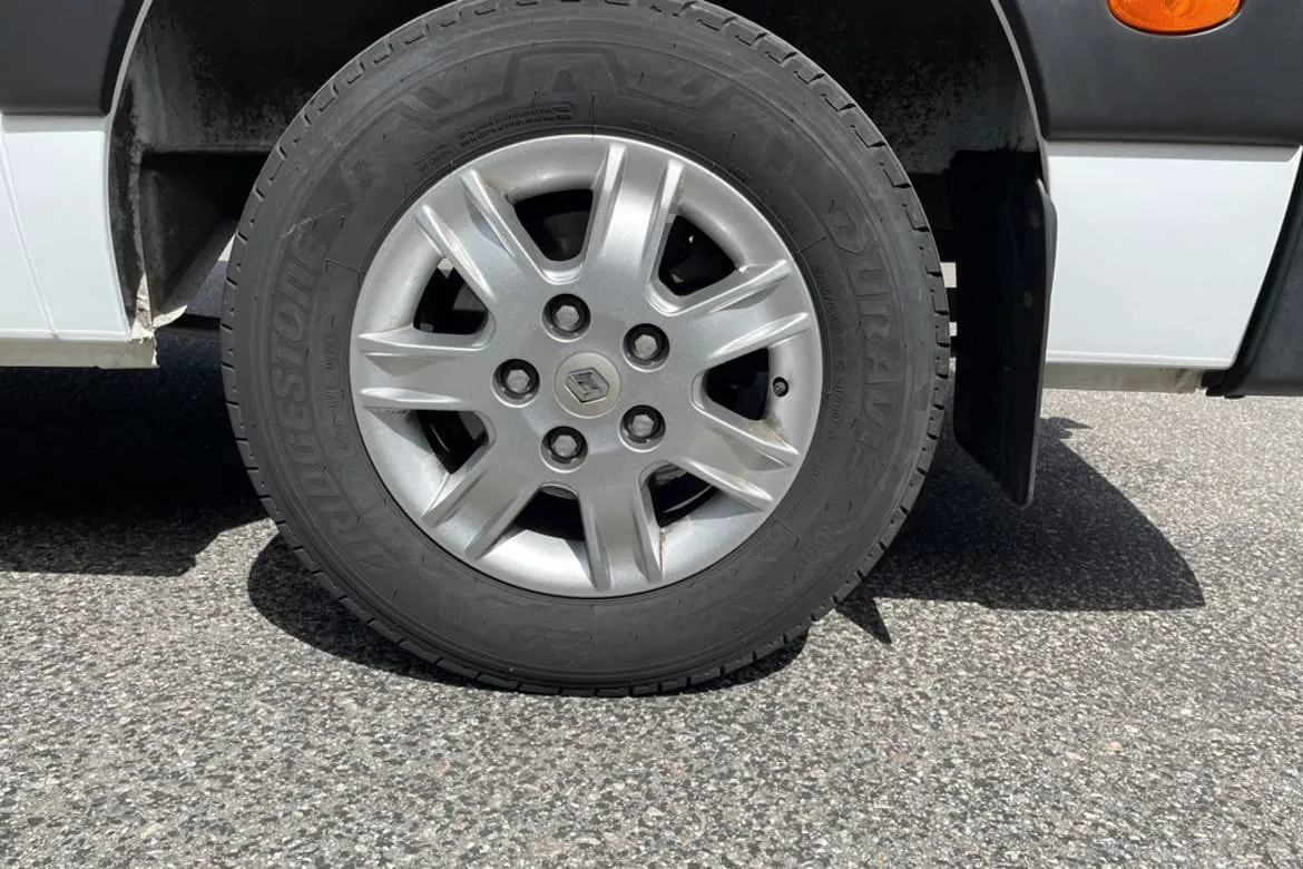 Vehicle image 18