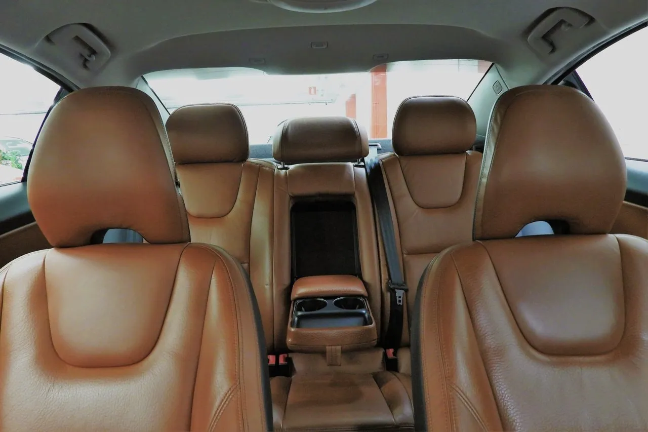Vehicle image 21
