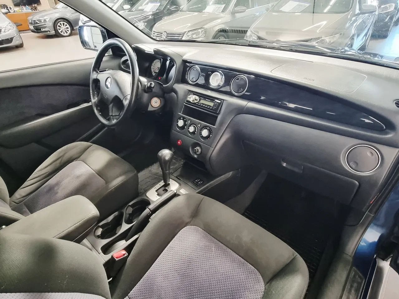 Vehicle image 16