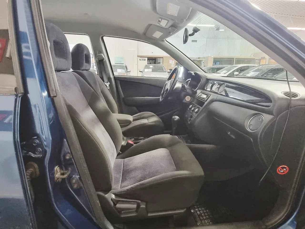 Vehicle image 15