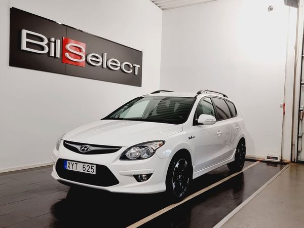 Hyundai i30 cw 1.6 CRDi Business Ny Servad Backsensor Ny Bes - 2012