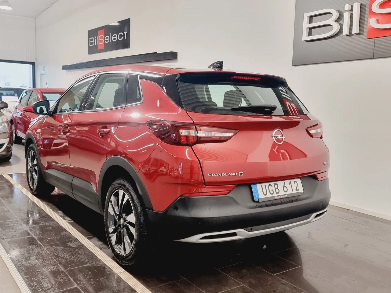 Vehicle image 15