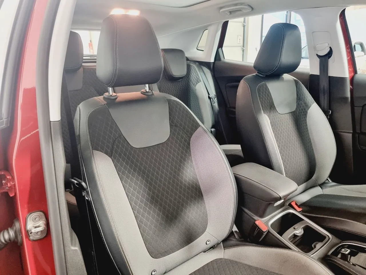 Vehicle image 18