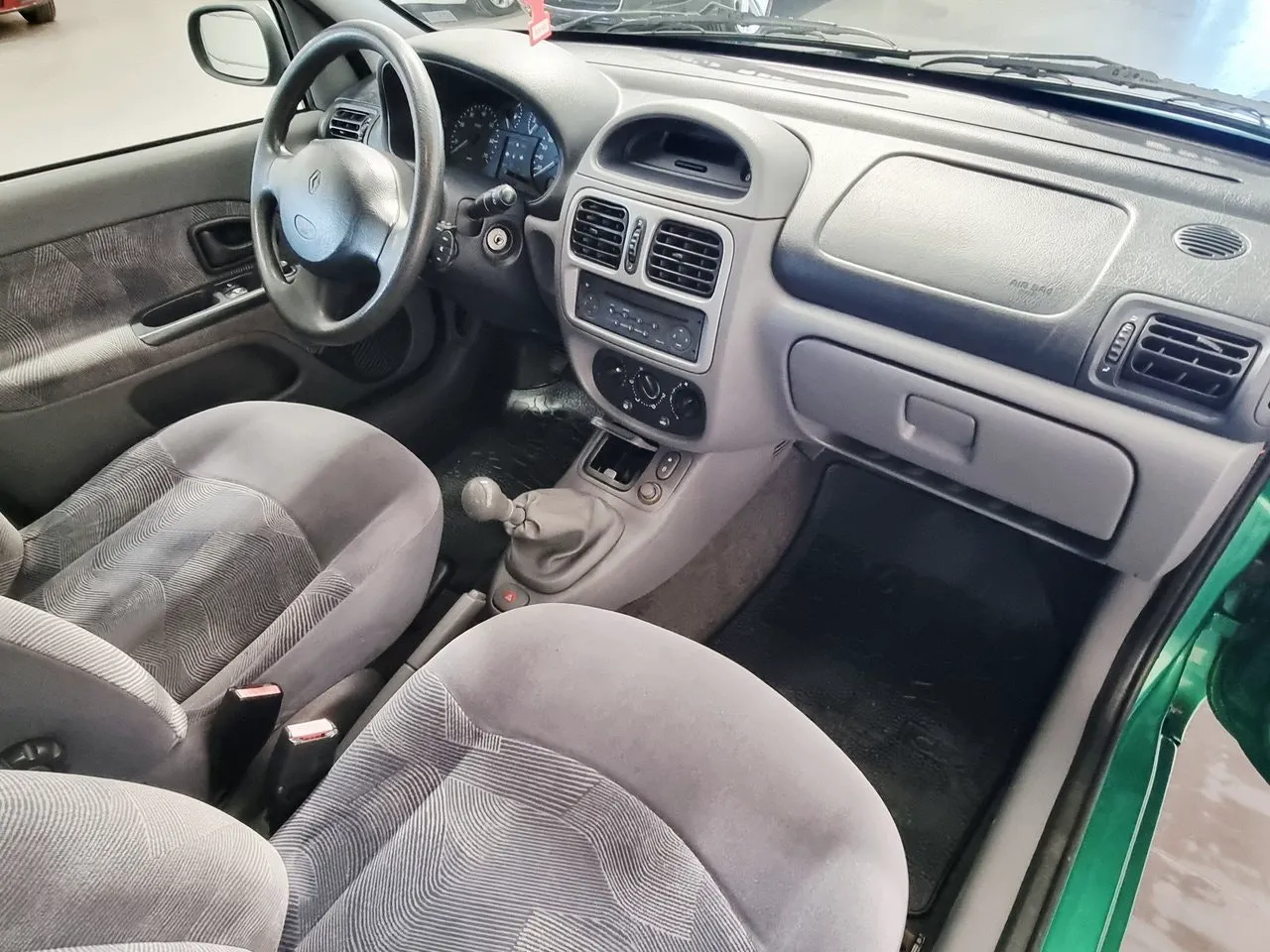 Vehicle image 15
