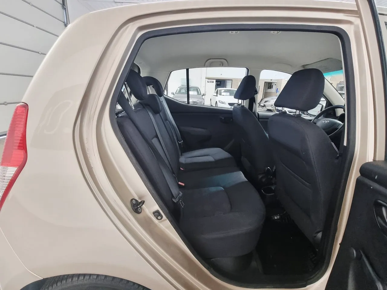 Vehicle image 18
