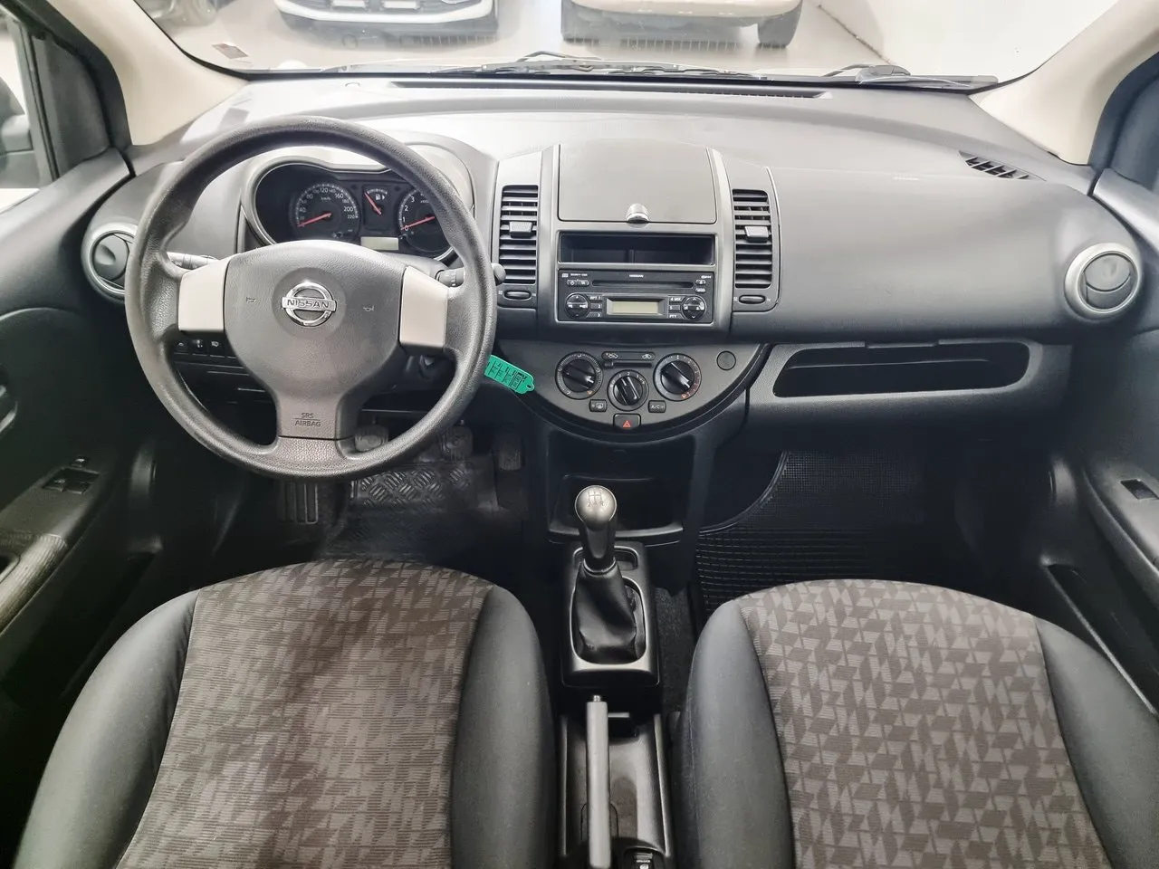 Vehicle image 10