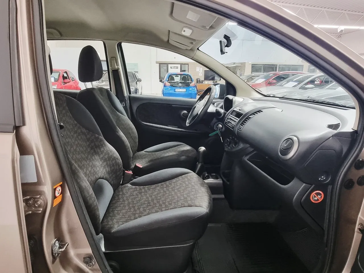 Vehicle image 15