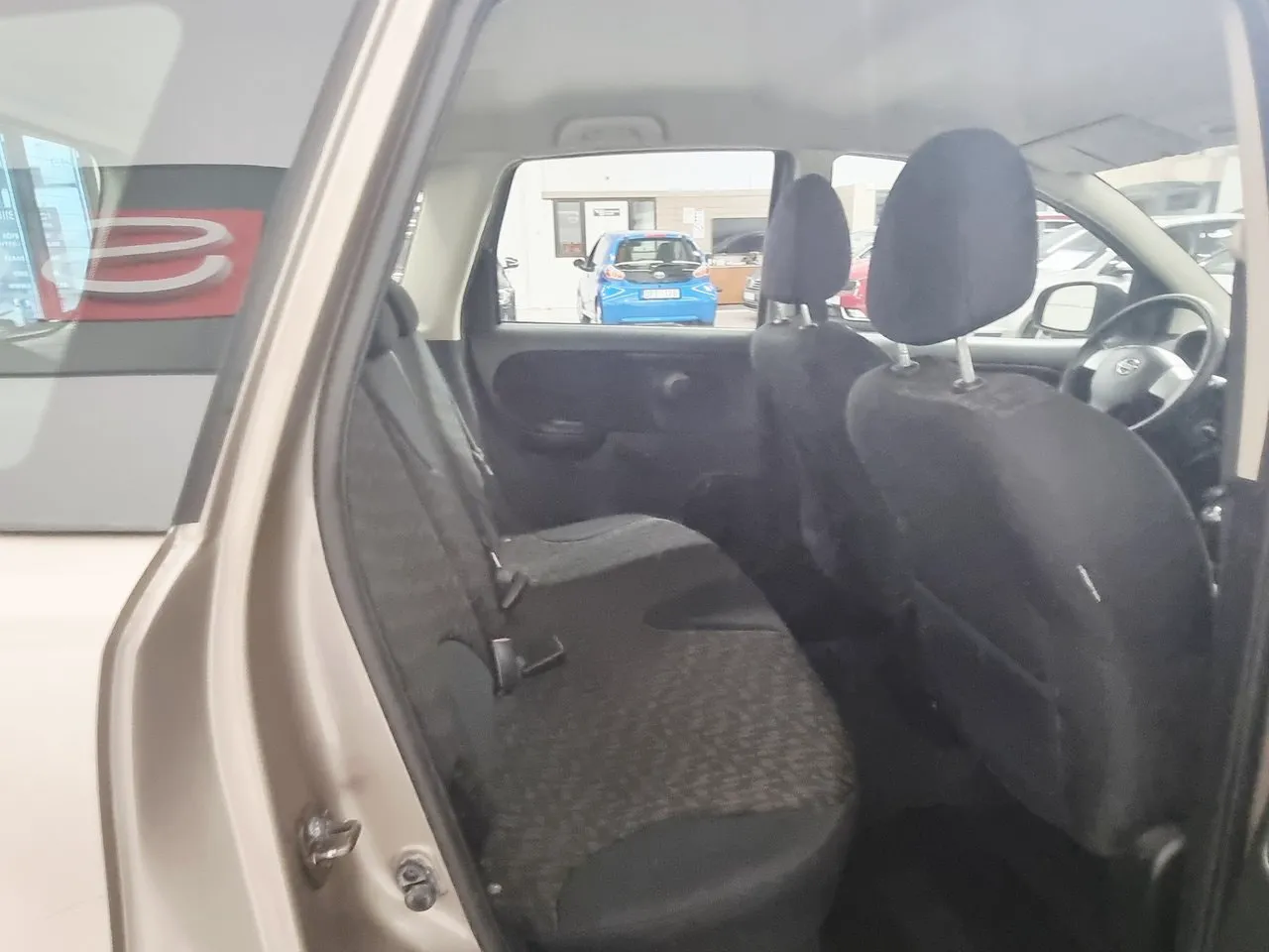 Vehicle image 18