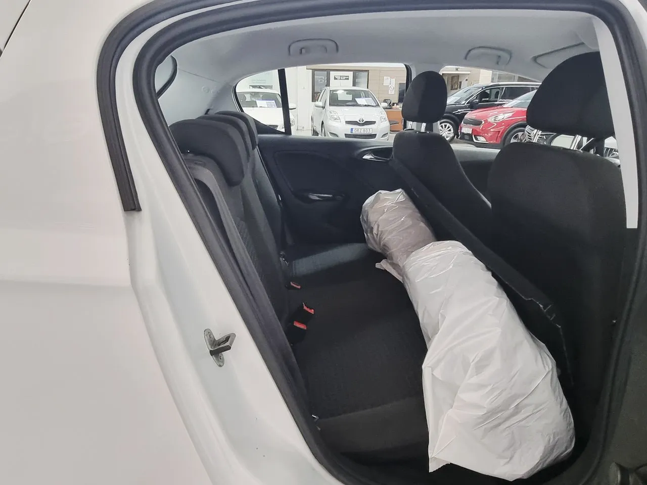 Vehicle image 20