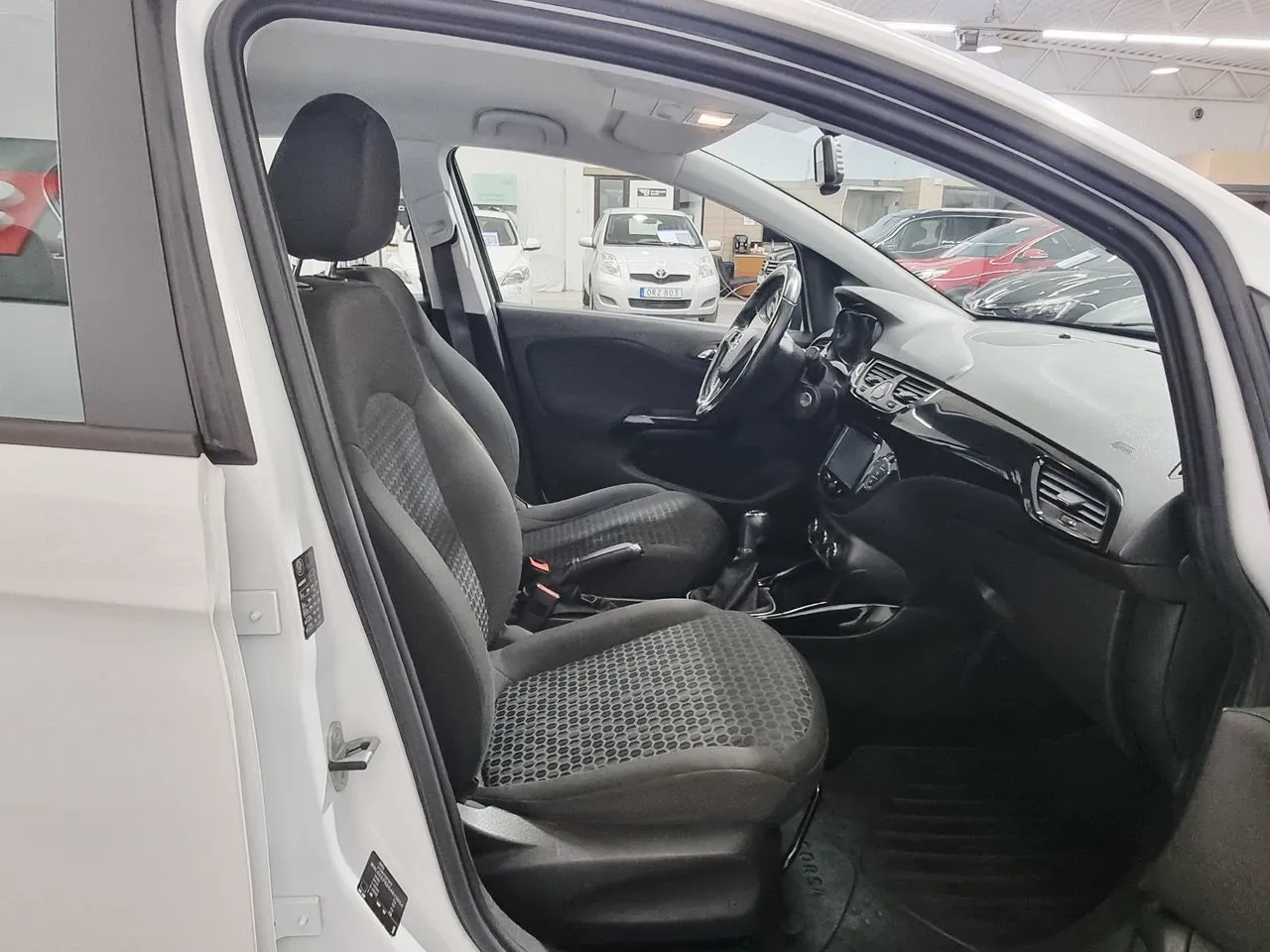 Vehicle image 17