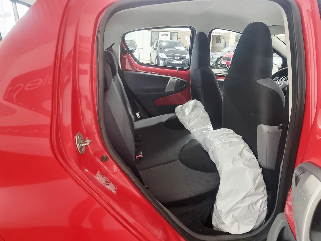 Vehicle image 14