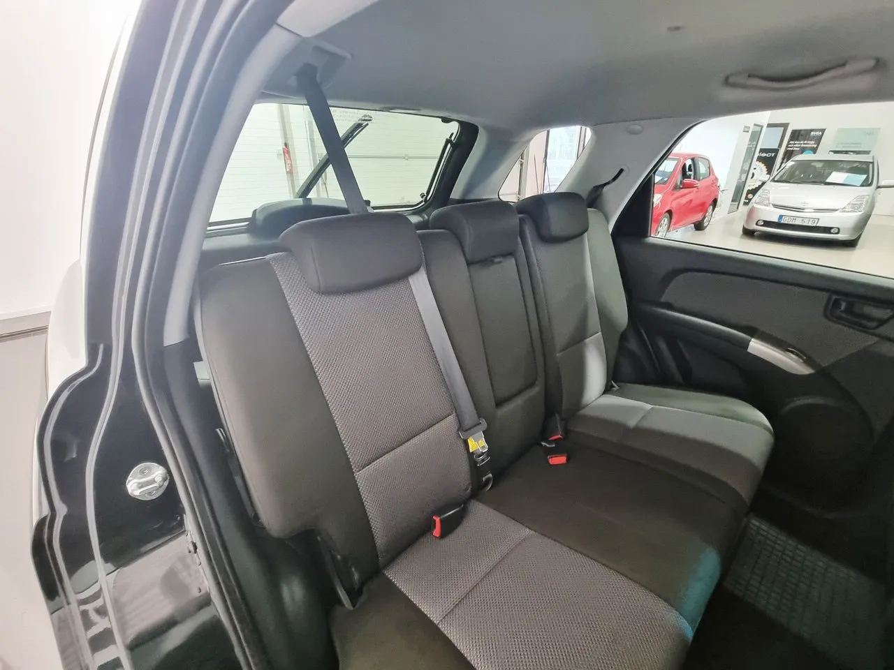 Vehicle image 18