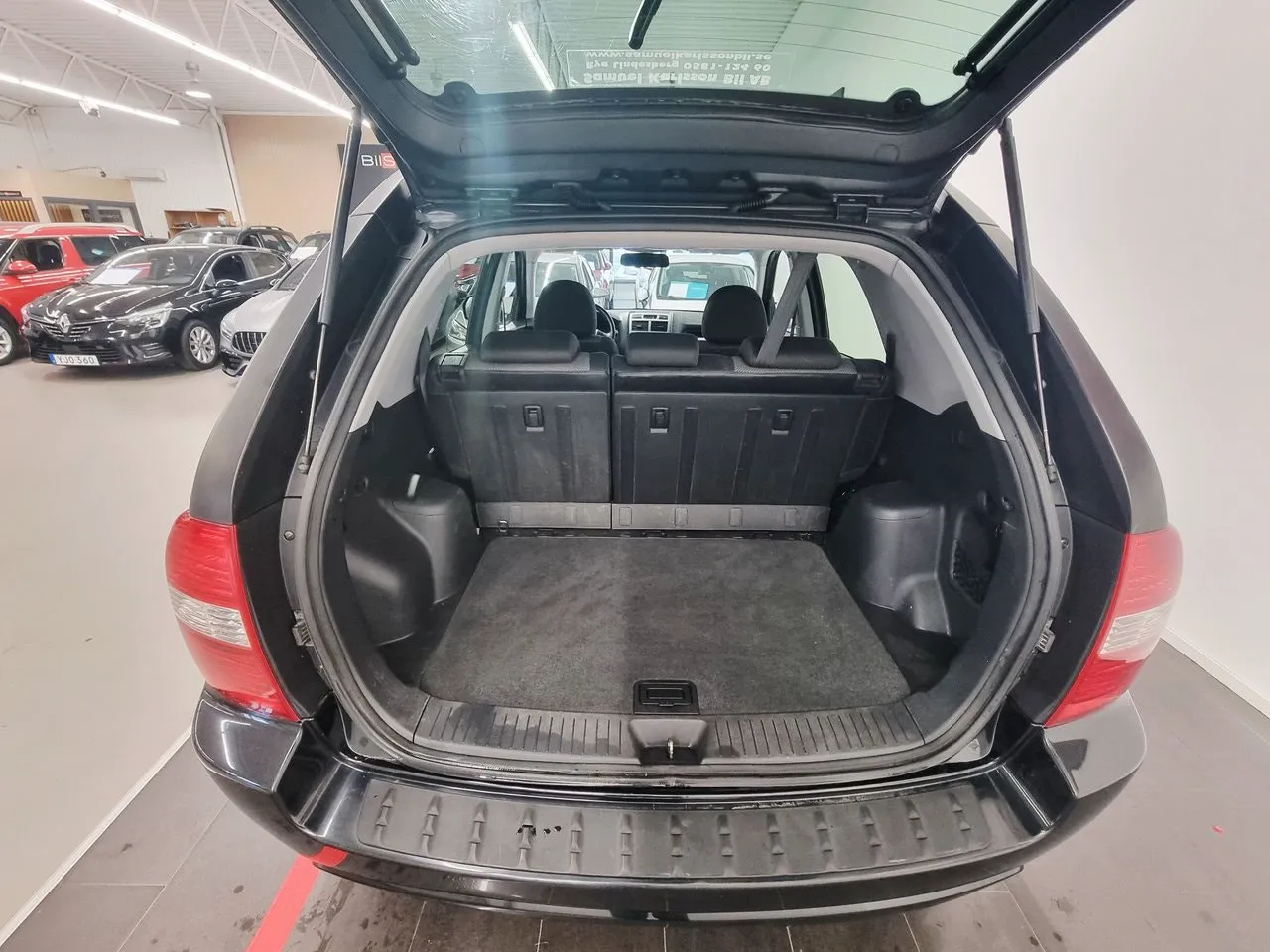Vehicle image 19
