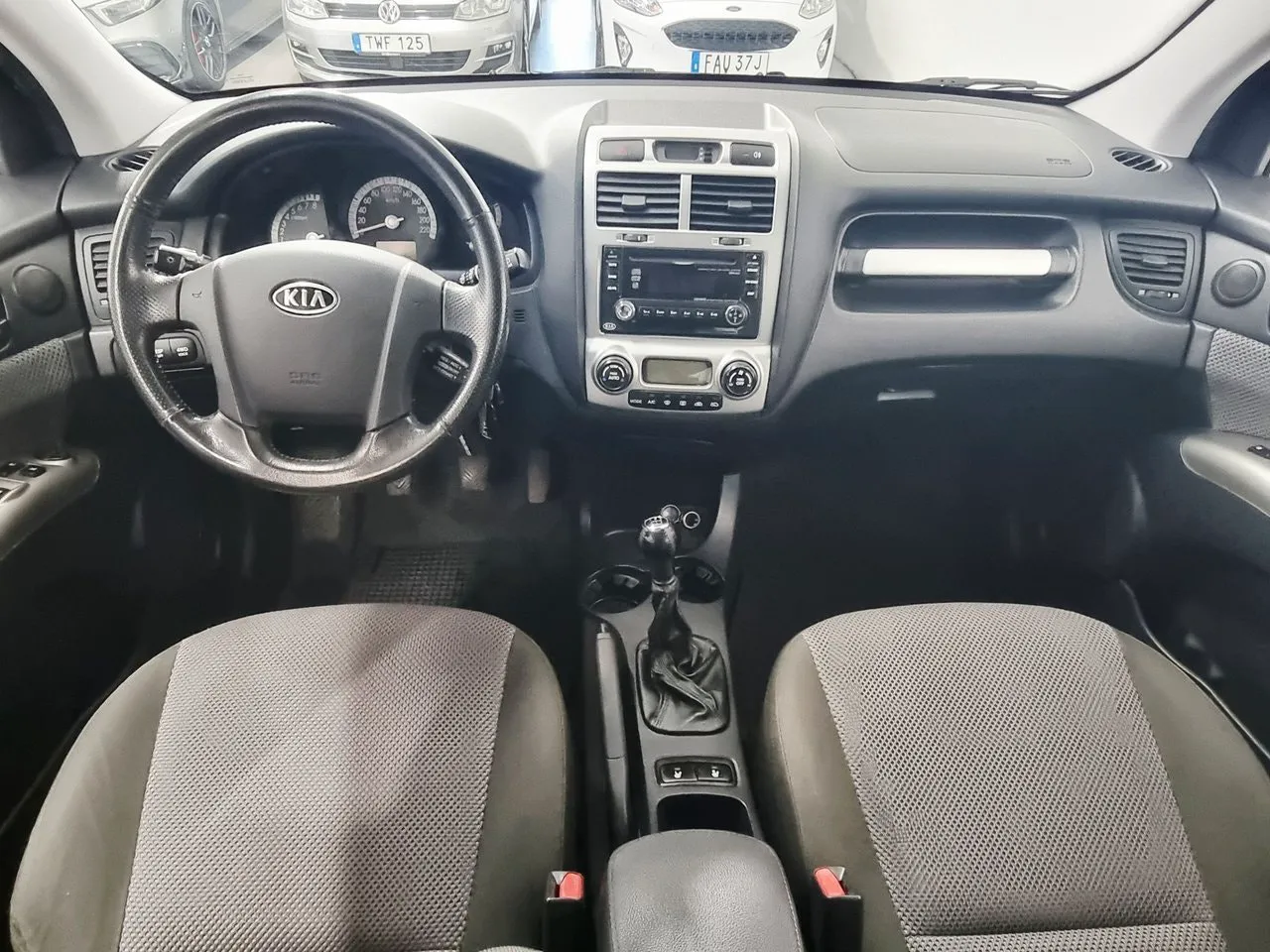 Vehicle image 10