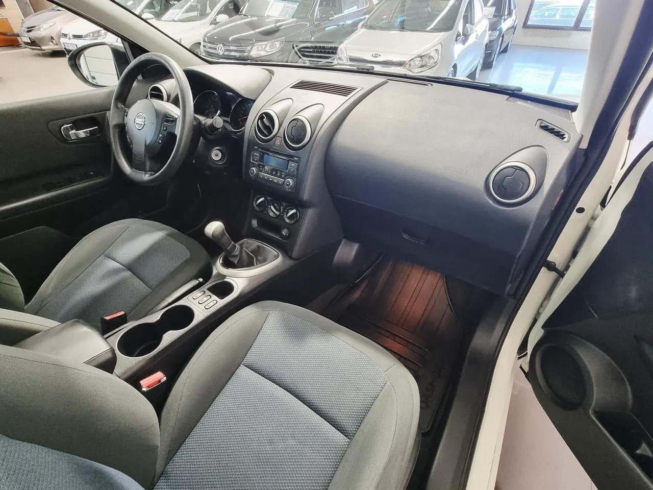 Vehicle image 18