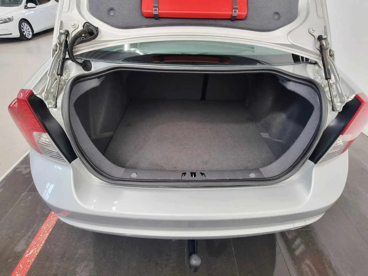 Vehicle image 20