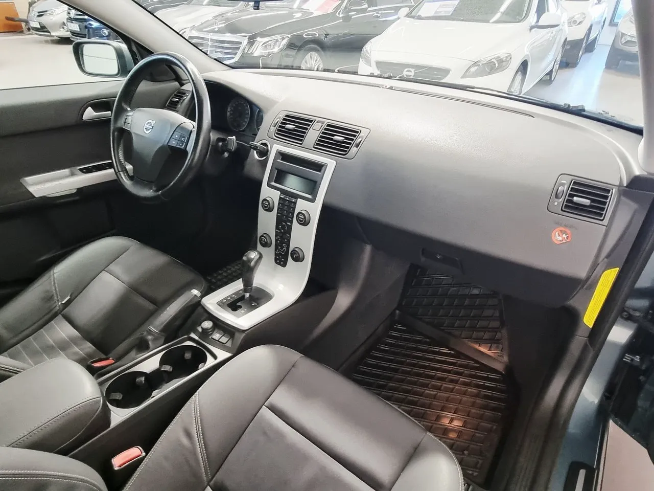 Vehicle image 17