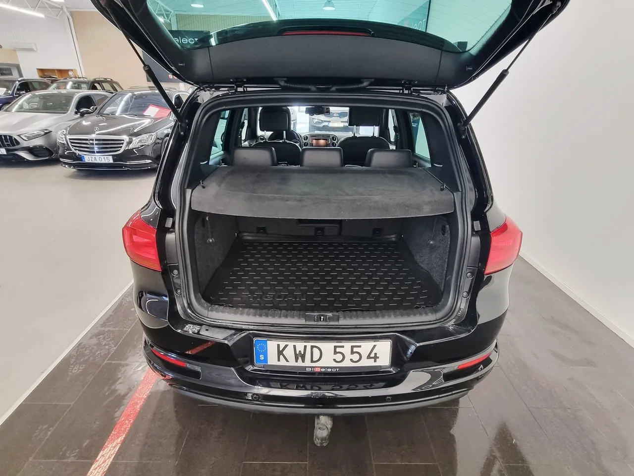Vehicle image 22