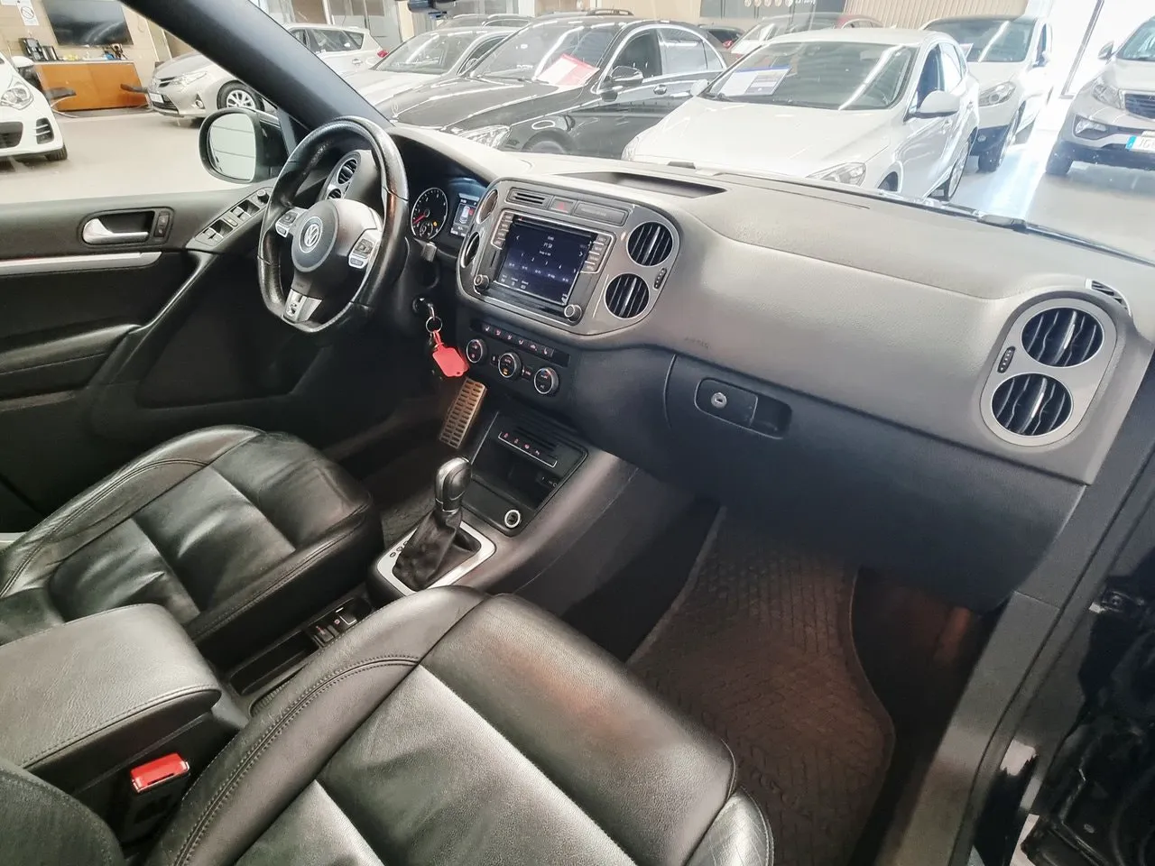 Vehicle image 18
