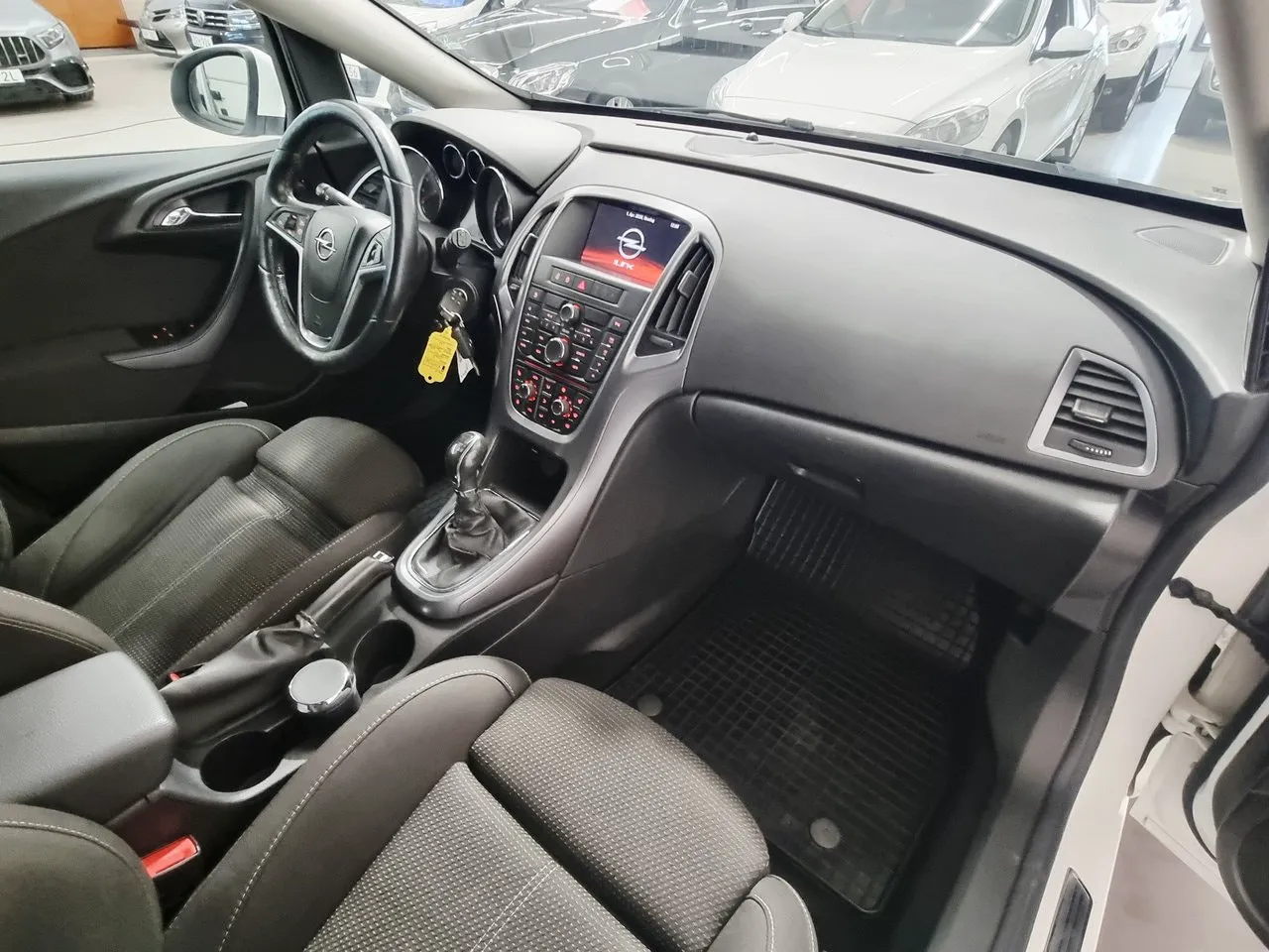 Vehicle image 15