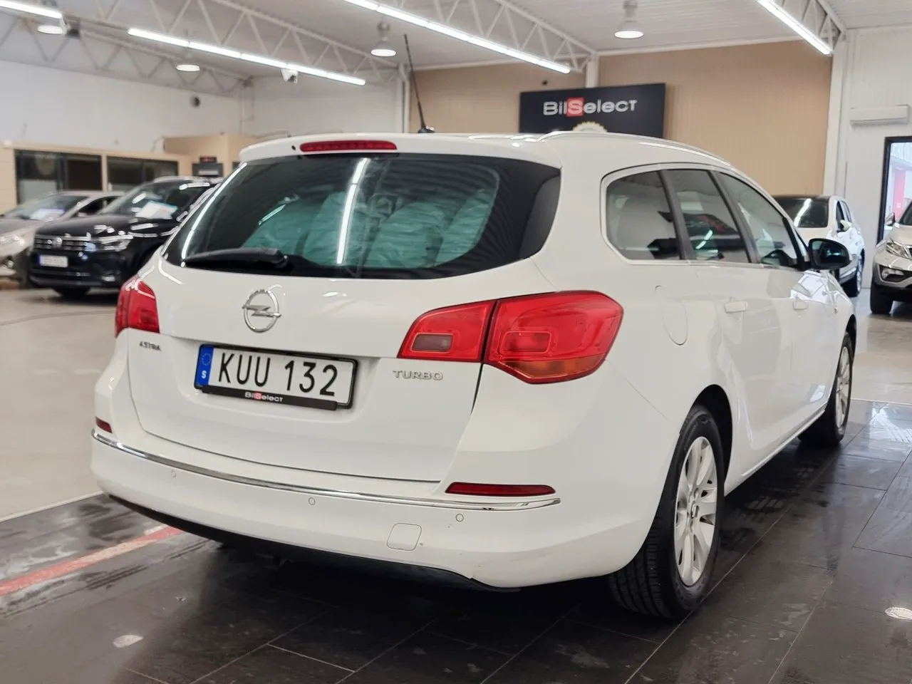Vehicle image 13