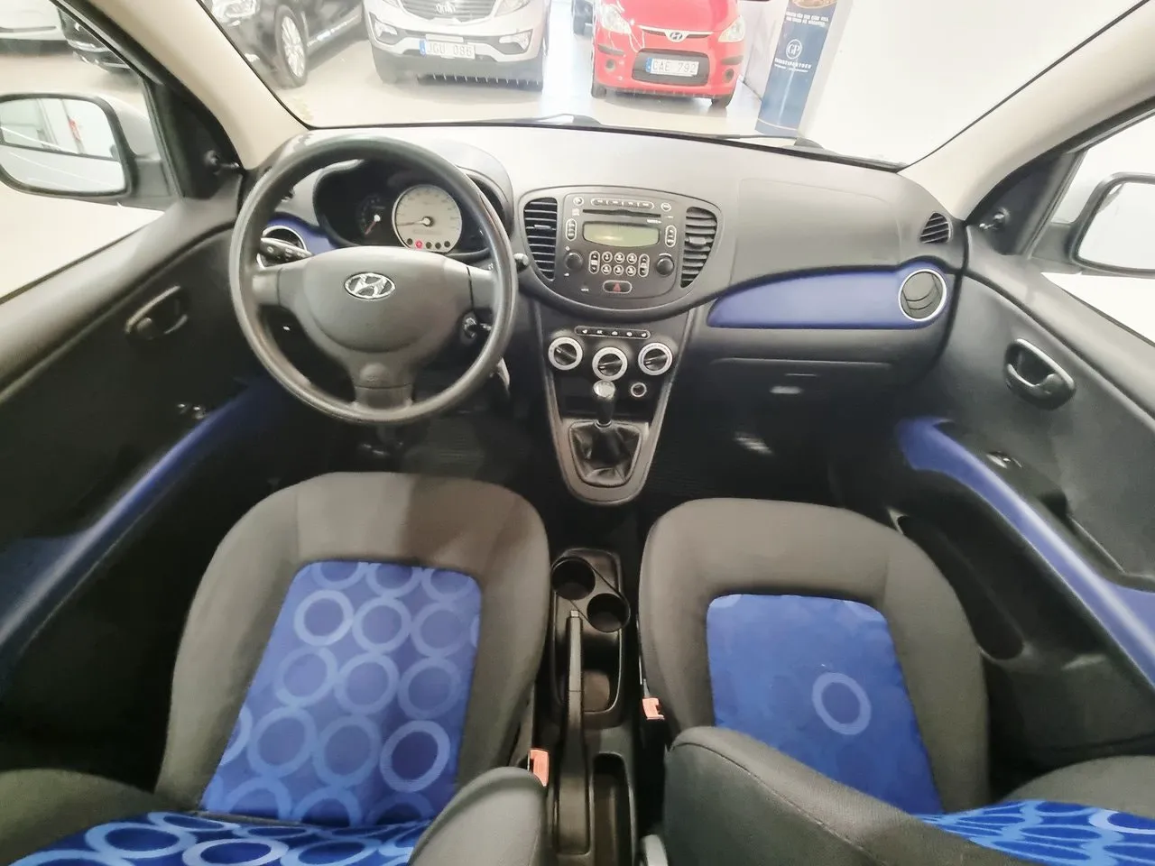 Vehicle image 9